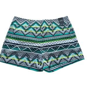 New York & Company Sateen Shorts Women 6 Green Geometric Tribal Print NWT 3 Inch